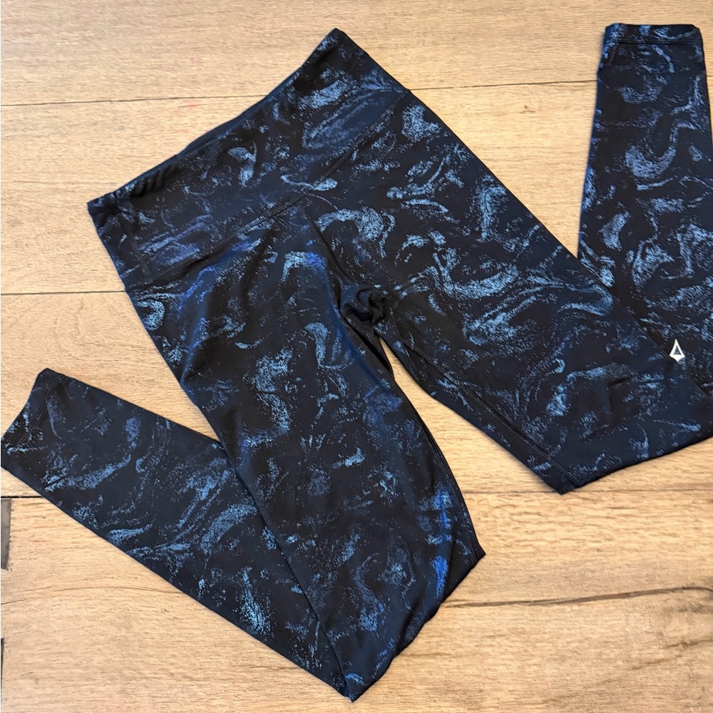 Ivivva Black and Blue Swirl “Metallic” Leggings